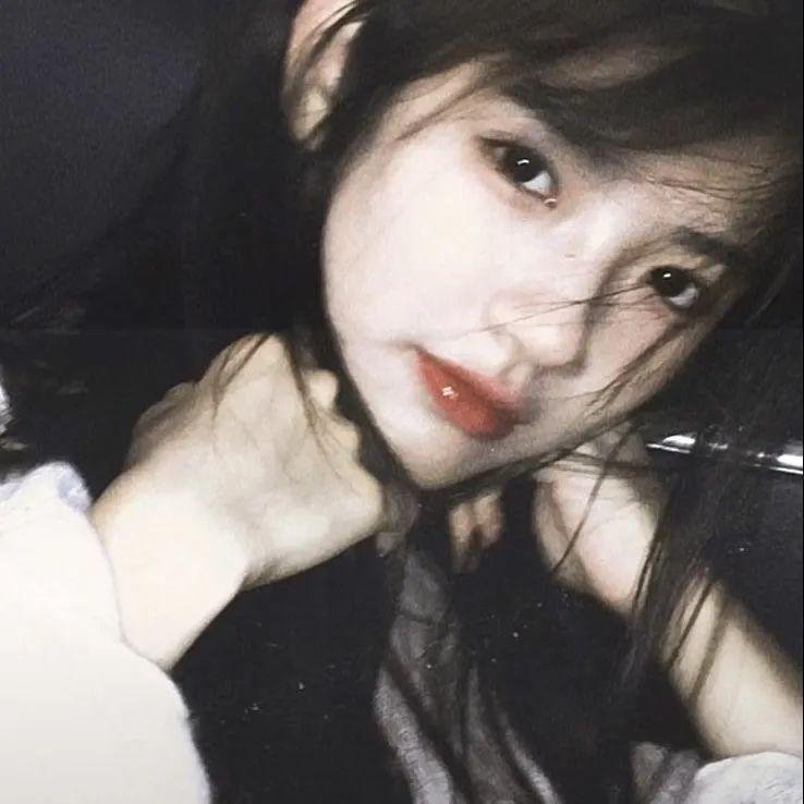 篮中弃婴封面